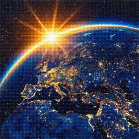 Alba sulla Terra e luci d'Europa