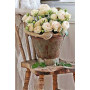  Natasha Sur Une Chaise Diamond Painting Fleurs