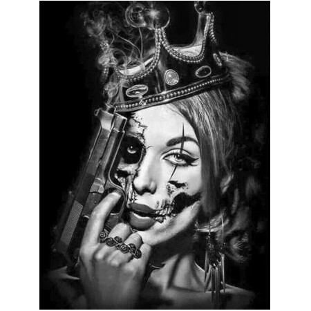Reine Macabre au Pistolet Diamond Painting