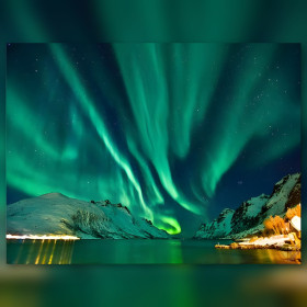Grüne Nordlichter über verschneitem Fjord Diamantmalerei glänzende Strasssteine