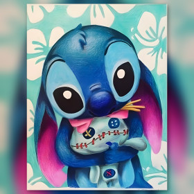 Stitch bleu tenant doudou blanc broderie diamant strass brillants