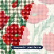Bouquet de coquelicots rouges sur fond crème – gros plan des diamants