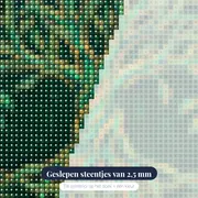 Keltische Levensboom Met Gouden Knoopwerk – close-up van de steentjes