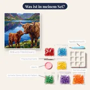 Hochlandrind und Kalb am blauen See – Inhalt des Sets