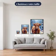 Vache Highland dans la forêt enneigée – tailles disponibles