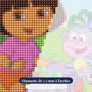 Dora et Babouche ouvrant Sac à dos – gros plan des diamants