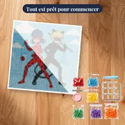 Ladybug et Chat Noir dos à dos sur les toits – kit prêt à commencer