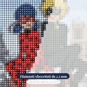 Ladybug e Chat Noir sulla neve a Parigi – primo piano dei diamanti