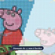 Peppa et George à vélo sur la colline – gros plan des diamants