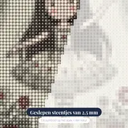 Gorjuss Ballerina op Bloemenpodium – close-up van de steentjes
