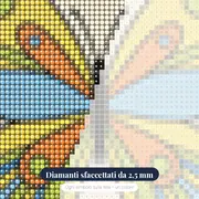 Farfalla Geometrica dai Colori Vivaci – primo piano dei diamanti