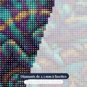 Caméléon mosaïque turquoise, violet et or – gros plan des diamants