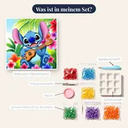 Stitch mit hellem Holz-Ukulele unter Palmwedeln – Inhalt des Sets