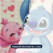 Stitch e Angel seduti sotto una pioggia di cuori – primo piano dei diamanti