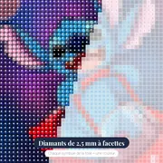 Stitch rieur dans son cockpit transparent – gros plan des diamants