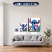 Stitch umarmt kleine Puppe im Blumenfeld – verfügbare Größen
