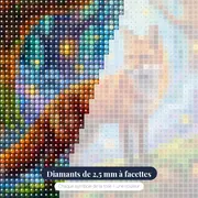 Renard sur branche moussée et lucioles – gros plan des diamants