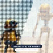 Petit droïde et droïde doré au désert – gros plan des diamants