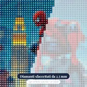 Eroe ragno sulla gargolla di notte – primo piano dei diamanti