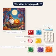 Vriendelijke heksenkabouter bij pompoenlantaarn – inhoud van het pakket