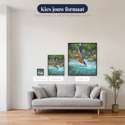 IJsvogel duikt in beek met waterdruppels – beschikbare formaten