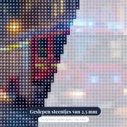 Rode brandweerauto in nachtelijke stad – close-up van de steentjes