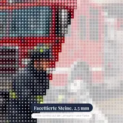 Feuerwehrmann mit Dalmatiner am roten Löschfahrzeug – Nahaufnahme der Steine