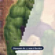 Géant vert en pleine dévastation urbaine – gros plan des diamants