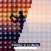 Silhouette au crépuscule sur le court – gros plan des diamants