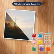 Kreuz auf dem Hügel im Morgenlicht – Set bereit zum Loslegen