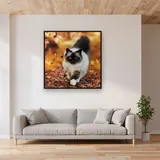 Chat Seal Point aux Feuilles d'Automne – mis en situation dans un salon