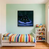 Chat Noir aux Yeux de Jade sur un Lit Violet – Enfant