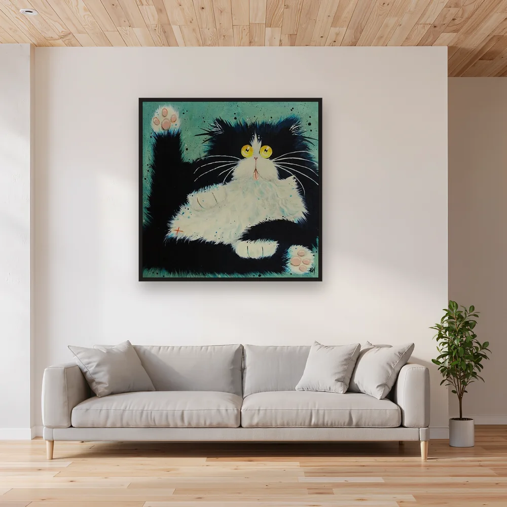 Chat Surpris aux Coussinets Roses – Salon