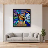 Chien Souriant en Vitrail Bleu et Jaune – mis en situation dans un salon