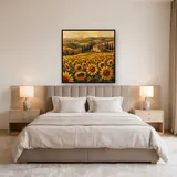Toskanisches Sonnenblumenfeld mit Bauernhaus und Zypressen – Schlafzimmer