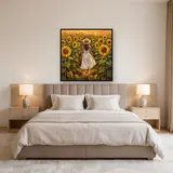 Femme en robe blanche dans un champ de tournesols – Chambre