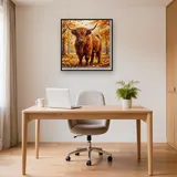 Hochlandrind im goldenen Herbstwald – Büro