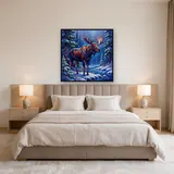 Élan dans la forêt de pins enneigée – Chambre