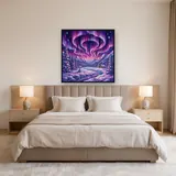 Violett-rosa Polarlicht über verschneitem Tal – Schlafzimmer