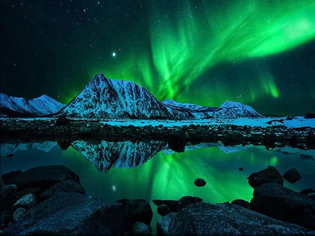 Aperçu du résultat final du diamond painting Aurora Boreal Spatial.