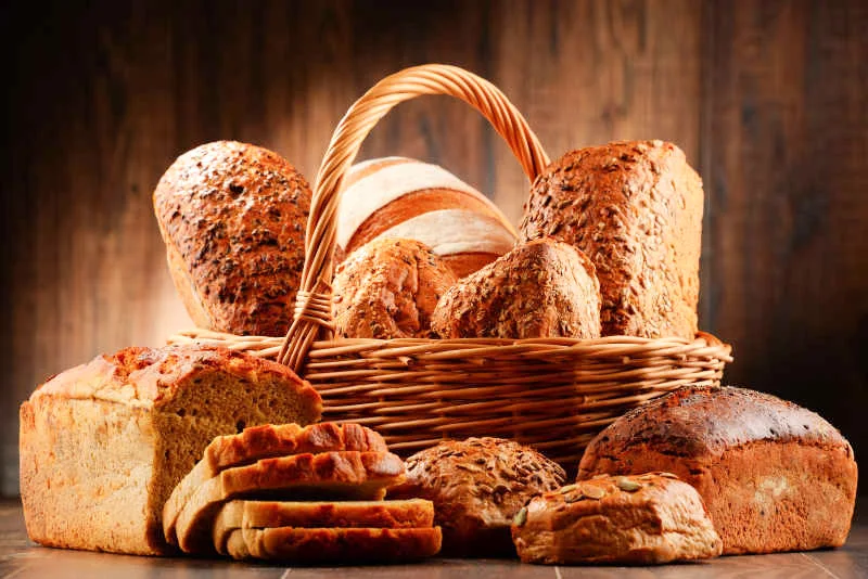 Aperçu du résultat final Basket of Rustic Breads.