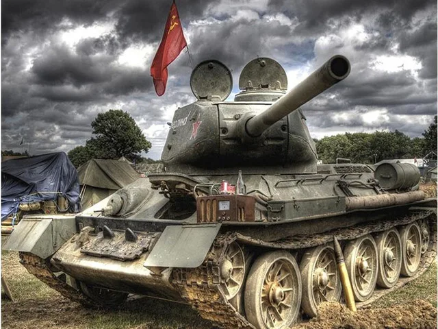 Aperçu du résultat final Soviet Assault Tank Under the Storm.